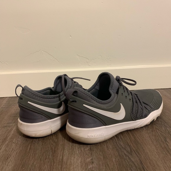 Nike Free shoes (women’s) - size 11 - Picture 3 of 4